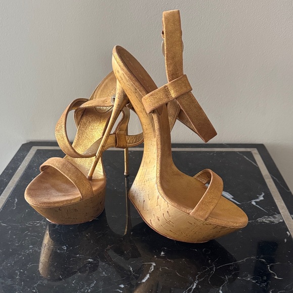 Casadei Rare Strappy Platform Heels size 8.5 - Picture 1 of 7